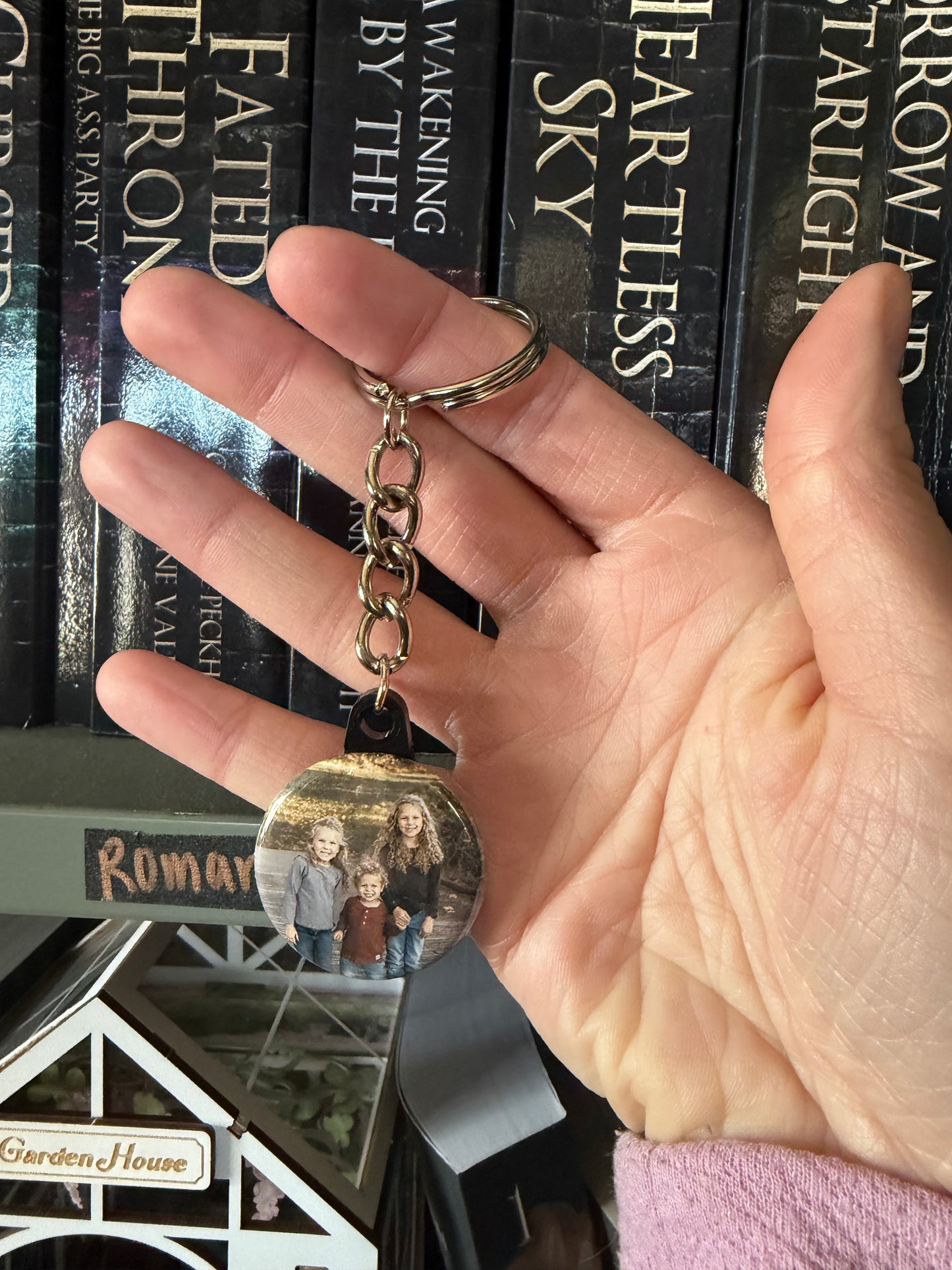 1.25" Round Custom Keychain (set of 8)